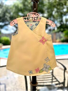 Hip Faded Glory Yellow Sleeveless Dress with Floral appliqué.